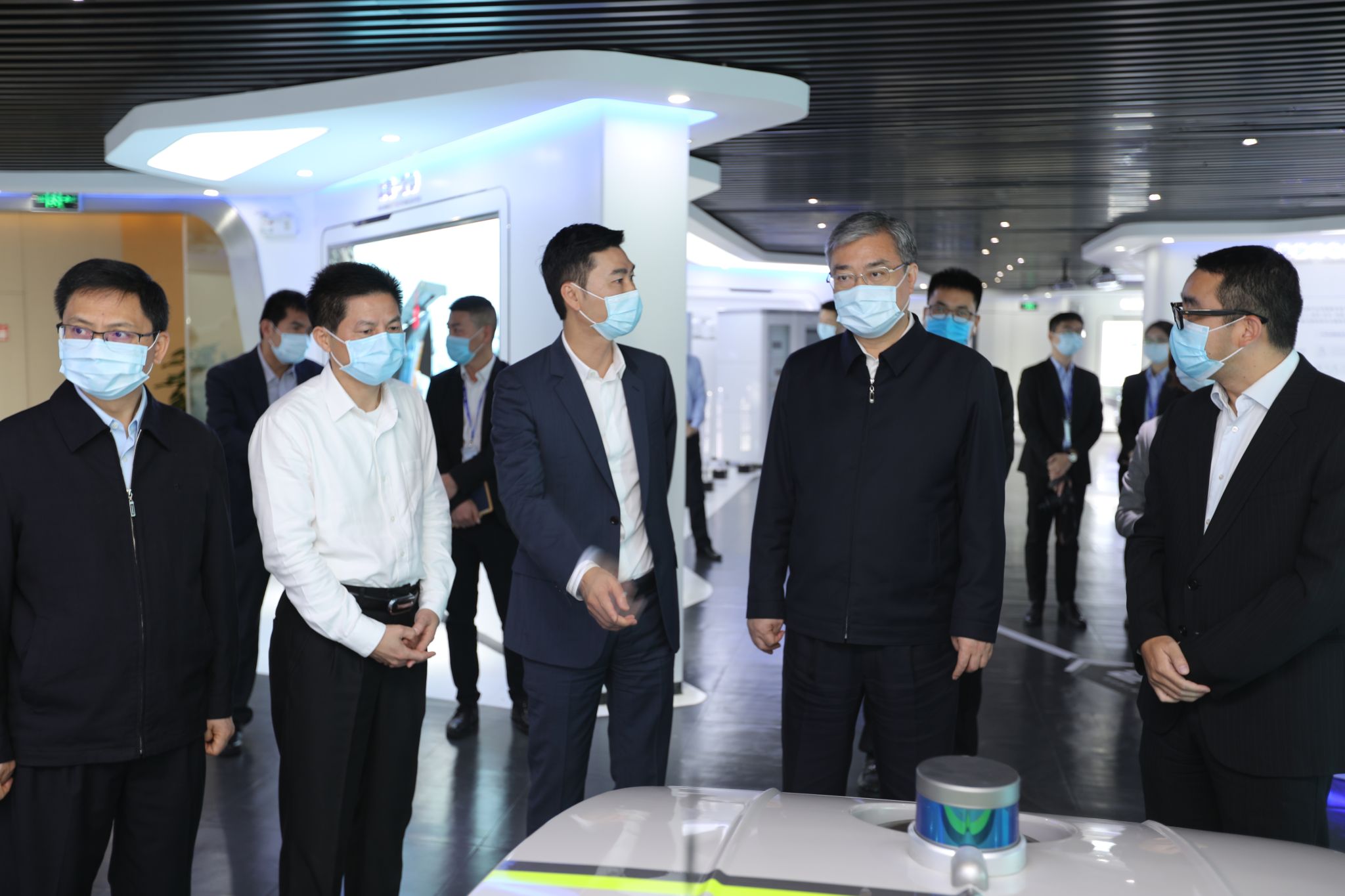 佛山市委书记鲁毅调研今年会jinnianhui环境，鼓励企业再接再厉创新高